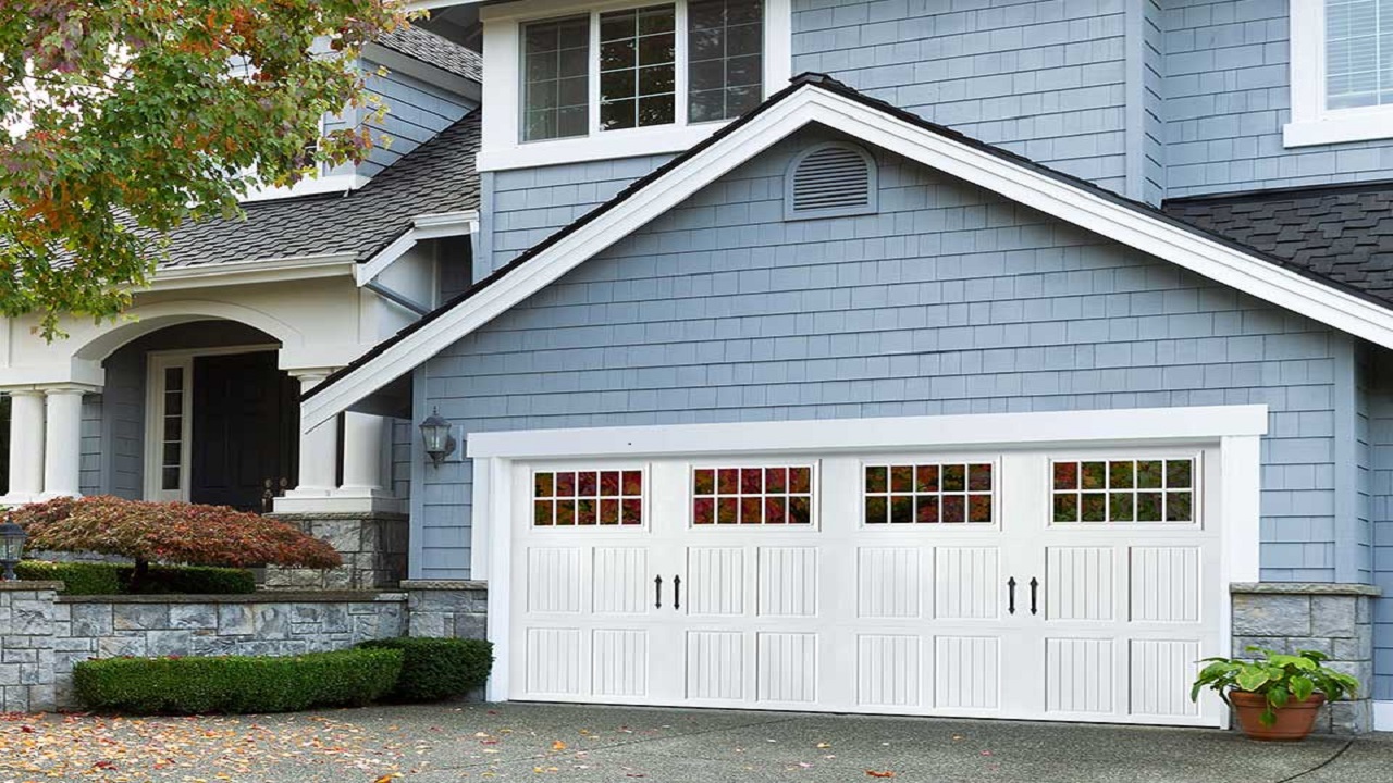 Enhancing Outdoor Appeal: Garage Door Replacement for Upgrading Your Home's Exterior