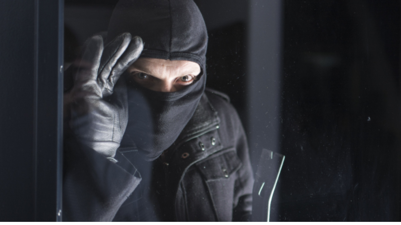 How to Detect if Your Home Is Being Targeted by Robbers